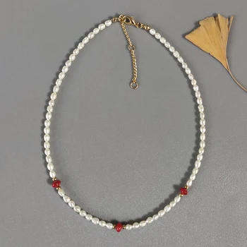 Išskirtinį mažų natūralių perlų vėrinį ponios prašmatnus meno dizaino papuošalų reguliuojamas trumpi karoliai 