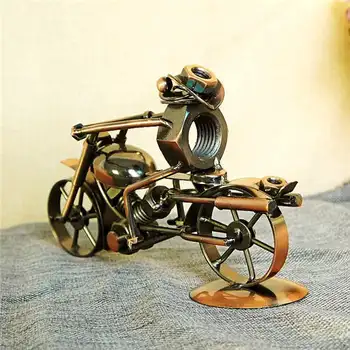 Rankinis metalo metalinio žiedo, geležies apdailos procesas elegantiškas lankas su motociklu pen cilindrų metalo žiedas statula pateikti Velykų