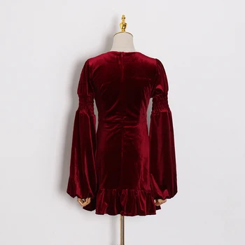 TWOTWINSTYLE Veliūras Raudona Suknelė Moterims, O Kaklo Žibintų Rankovėmis Aukštos Juosmens Mini Kietas Suknelės Moterų Mados Naują Drabužių Stilingas